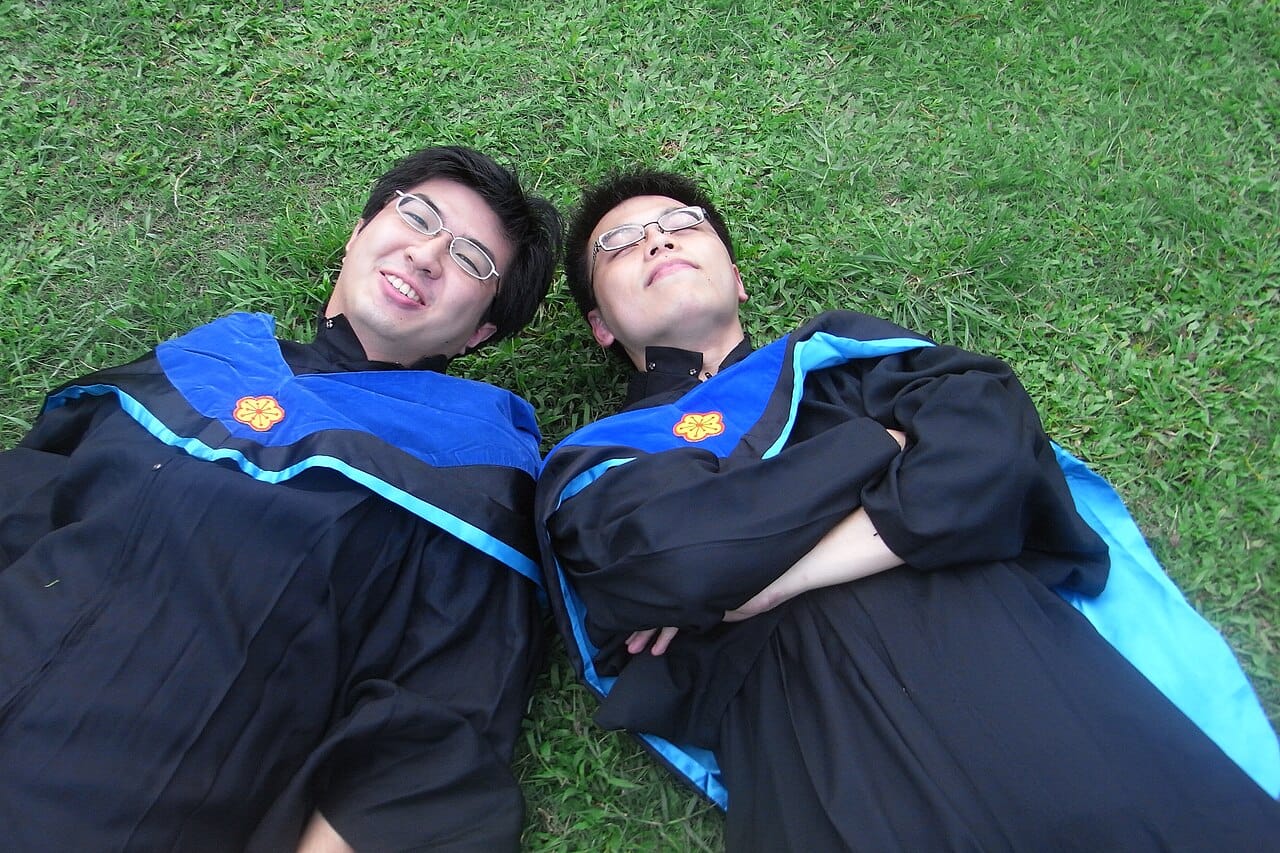 Students of National Taiwan University in academic dress.