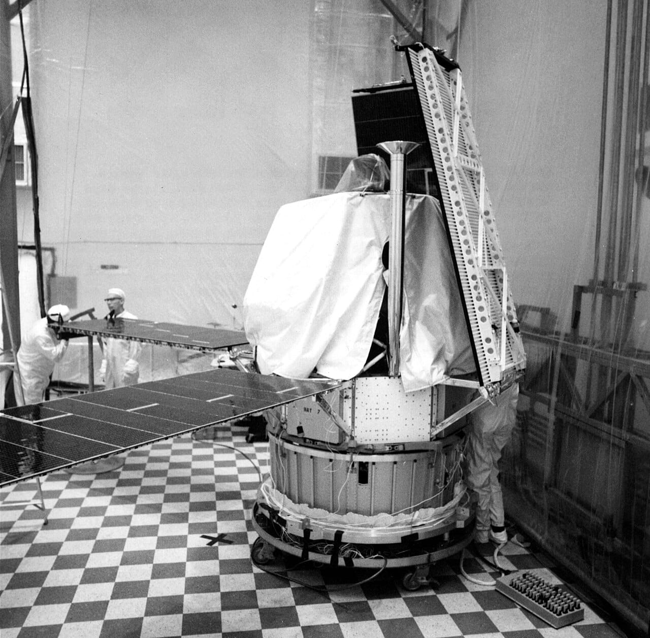 Mariner 8 assembly