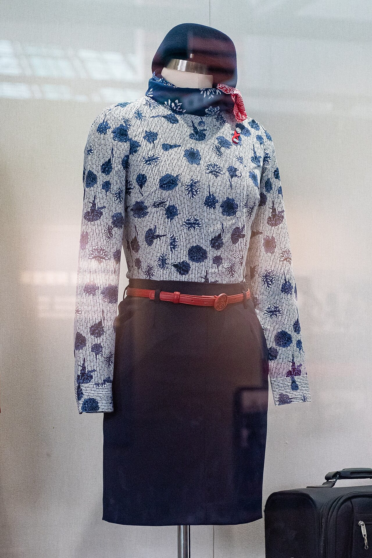 Female flight attendant uniform of China Eastern Airlines at CAMC (20240518150837)