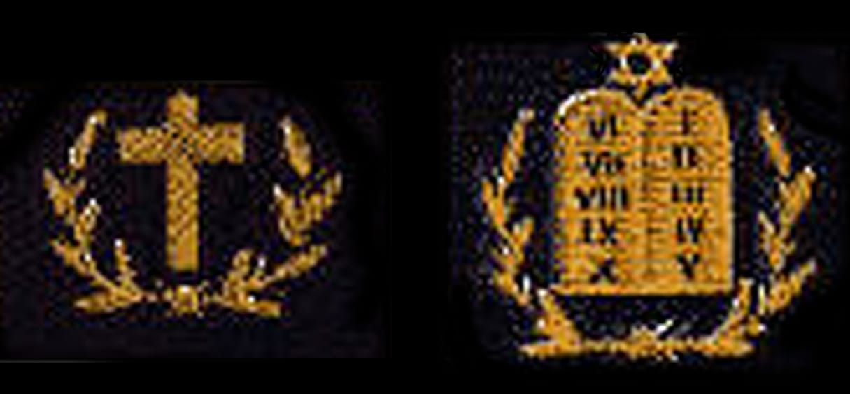 A Merchant Marine chaplain's insignia.