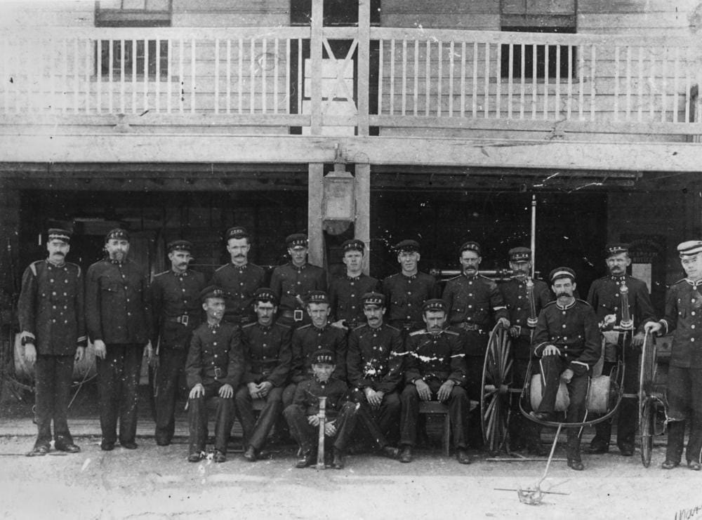 StateLibQld 1 78255 Fire Brigade at Charters Towers, Queensland, 1904