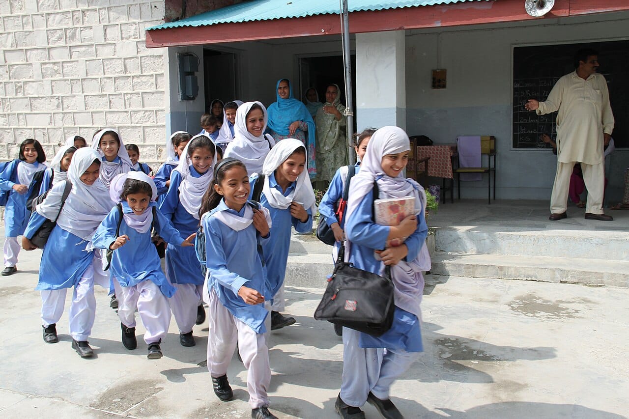 Schoolgirls in Shalwar Kameez, Abbotabad Pakistan - UK International Development