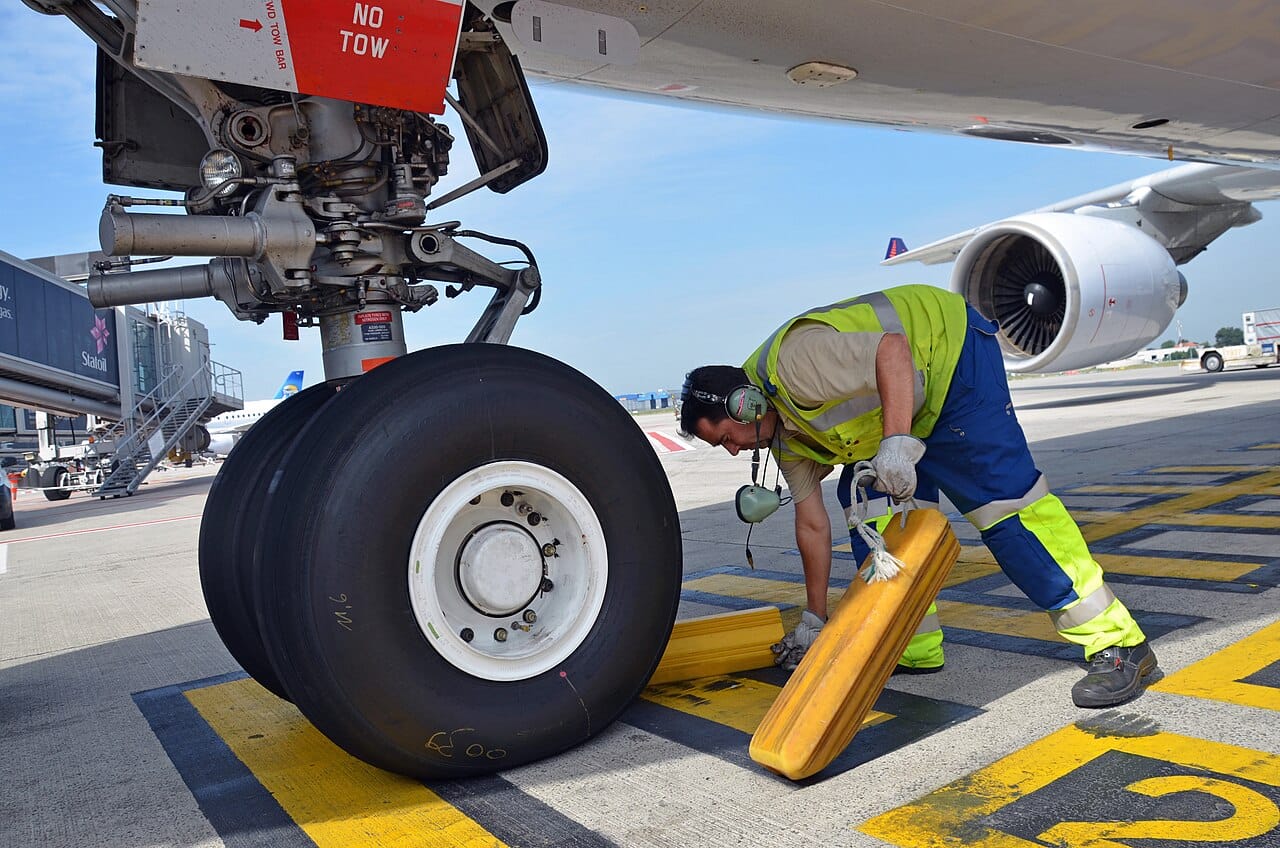 What it means to be..tower pusher @ Brussels Airport (7975517302)
