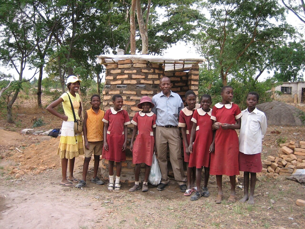 Chisungu School (5566871711)