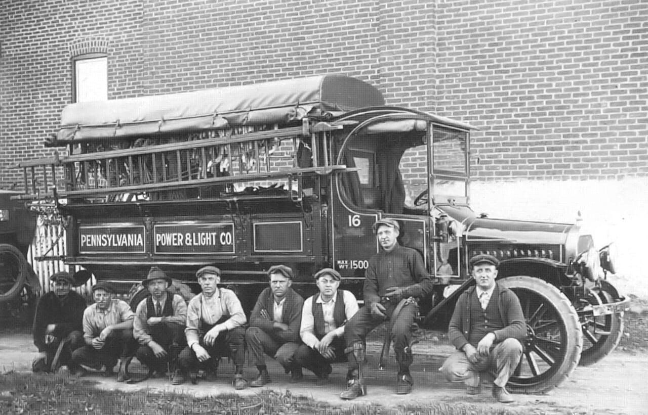 1930 - PP&L Lineman Crew