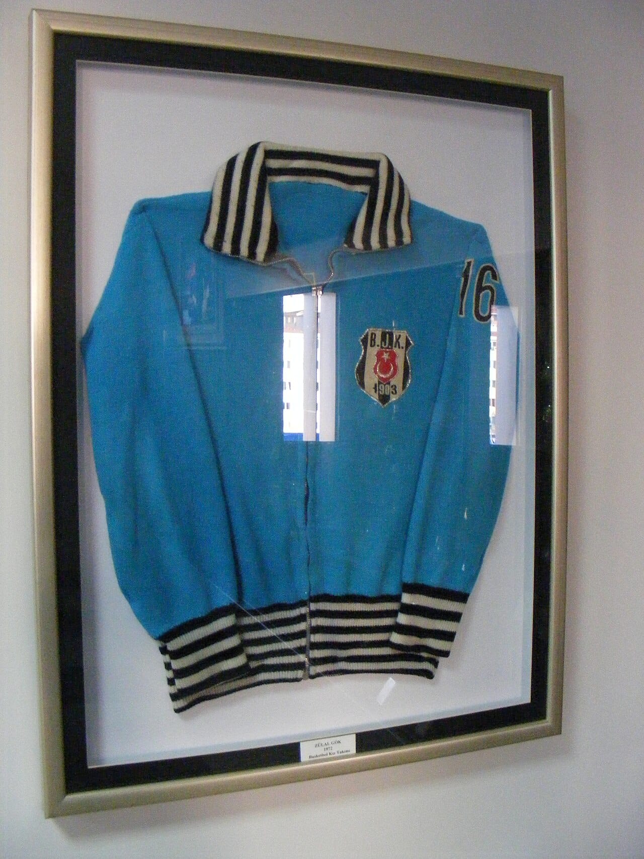 Beşiktaş girl's basketball team jersey (1972)