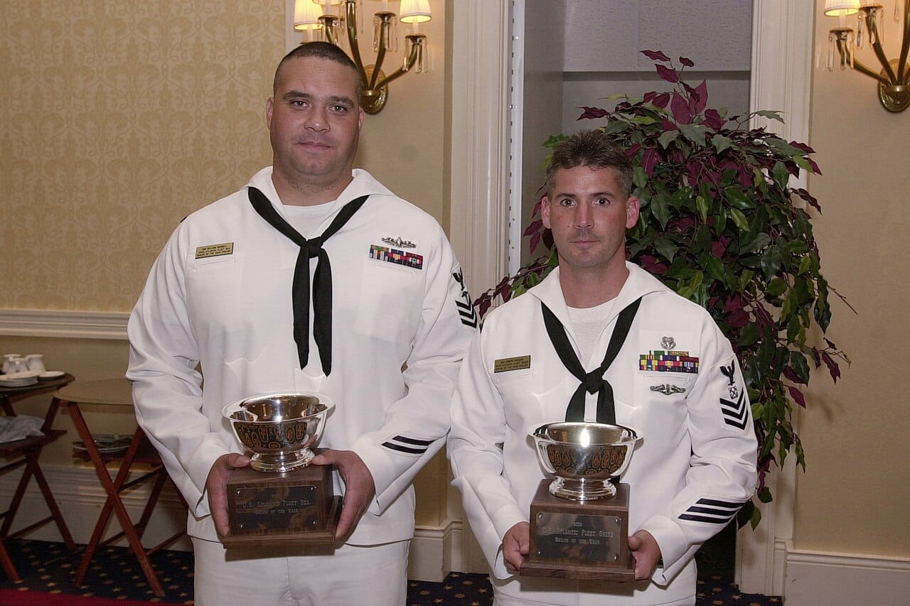 Sailors of an Atlantic fleet assembled in white.